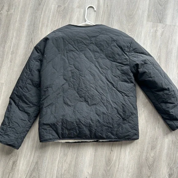 Chic Black Button-Up Jacket - Picture 2 of 3